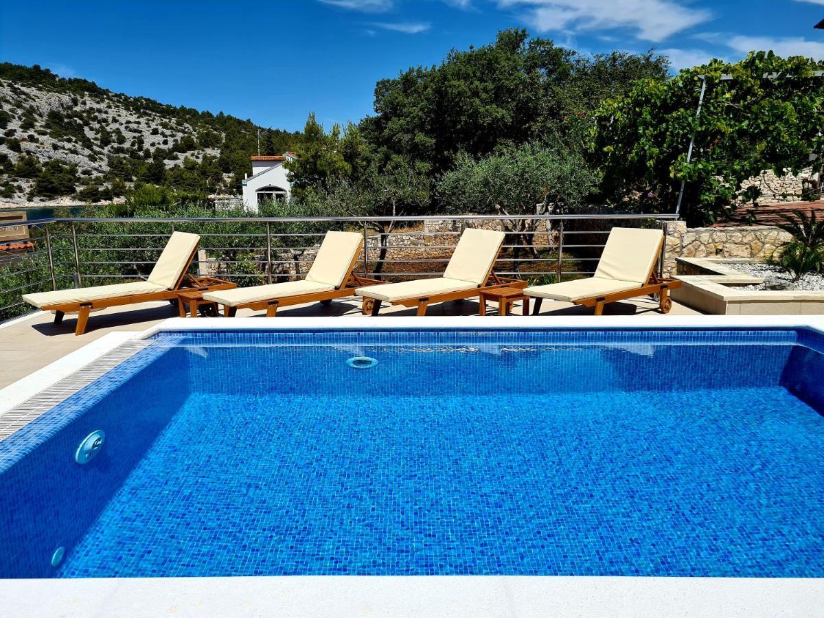 Villa Sucic Razanj ロゴズニッツァ エクステリア 写真